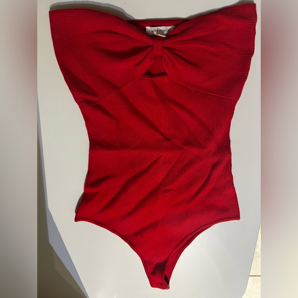Red Honey Punch strapless bodysuit - L
